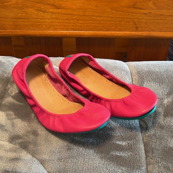 Fuchsia Tieks sandals - Picture 3 of 8